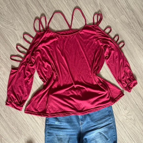 Cut•Out Plus Top - Picture 8 of 8